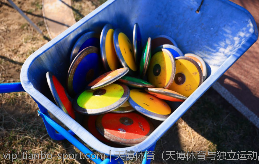 天博体育（天博体育与独立运动品牌的竞争）
